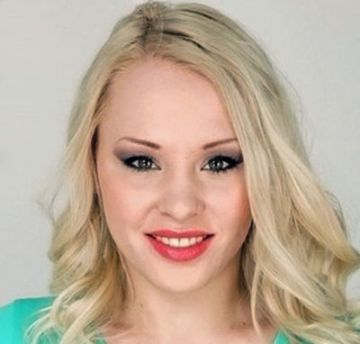 Лола Тейлор