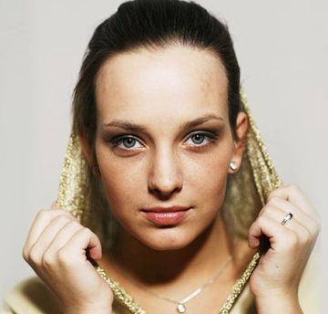 Анна Попова