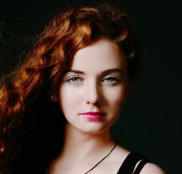 Лена Катина